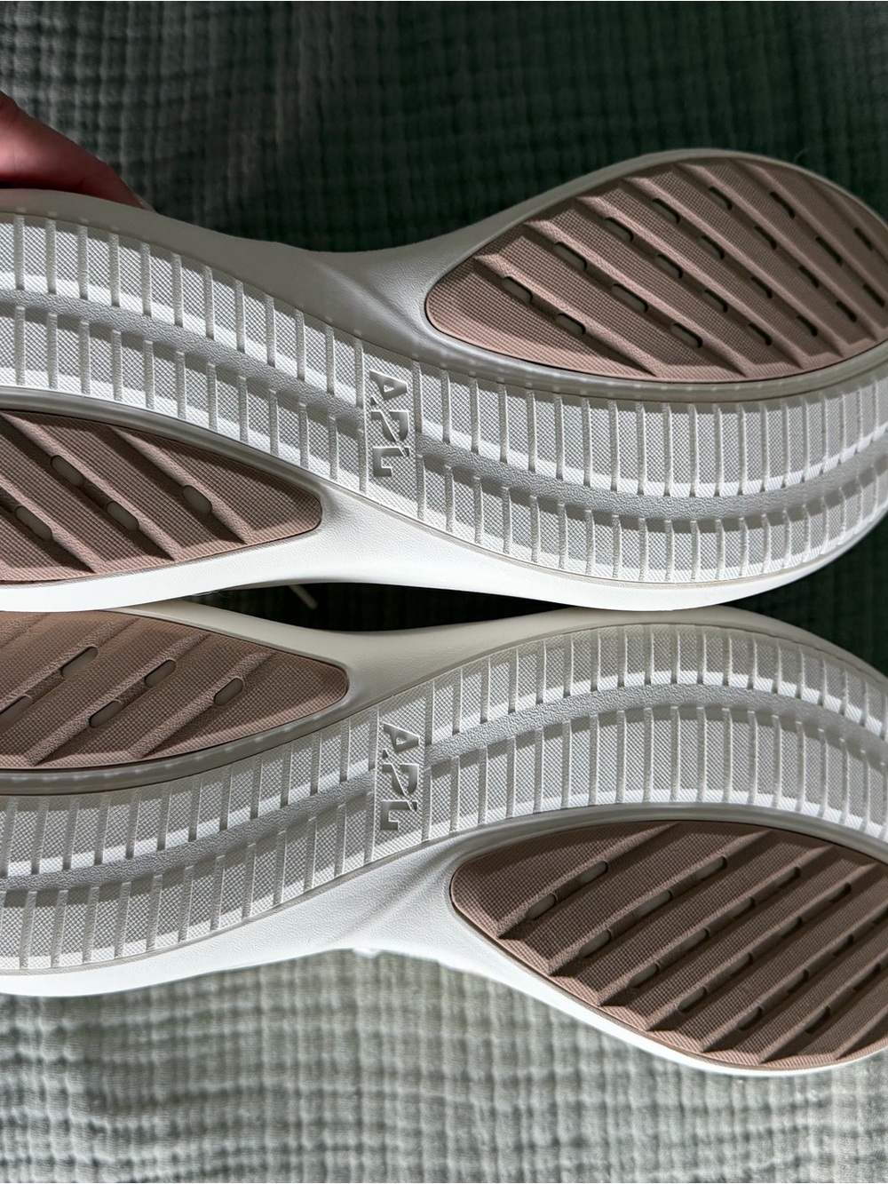 APL Women’s Ivory/Sandstone TAKING THiS OFF MY POSH TOM SO BUY IF INTERESTED! - Picture 10 of 15